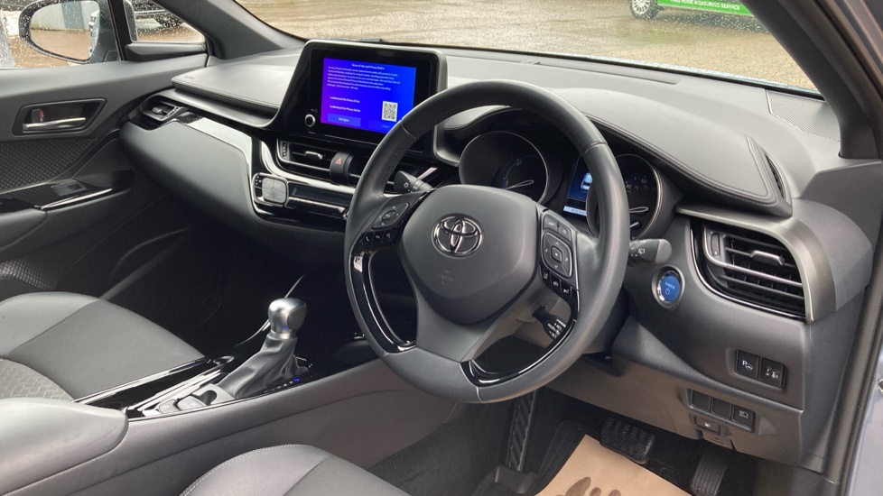 Toyota C-HR 2.0 Hybrid Design 5dr CVT Hybrid Hatchback - Image 11