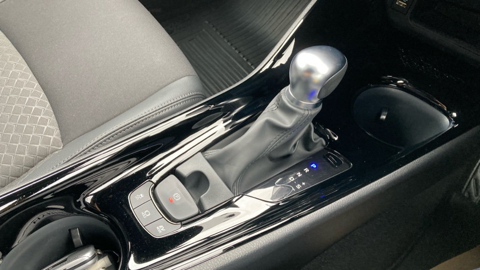 Toyota C-HR 2.0 Hybrid Design 5dr CVT Hybrid Hatchback - Image 13