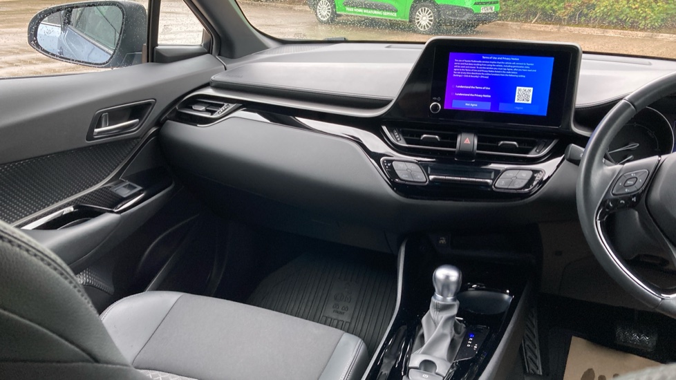 Toyota C-HR 2.0 Hybrid Design 5dr CVT Hybrid Hatchback - Image 14