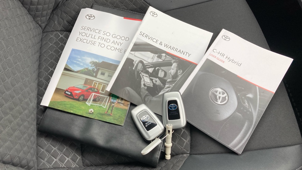 Toyota C-HR 2.0 Hybrid Design 5dr CVT Hybrid Hatchback - Image 19
