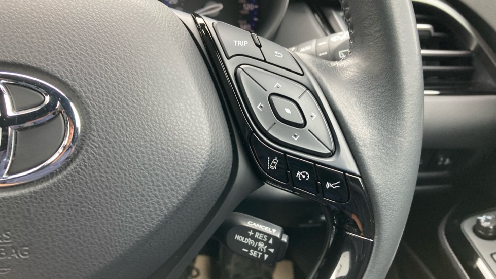 Toyota C-HR 2.0 Hybrid Design 5dr CVT Hybrid Hatchback - Image 22