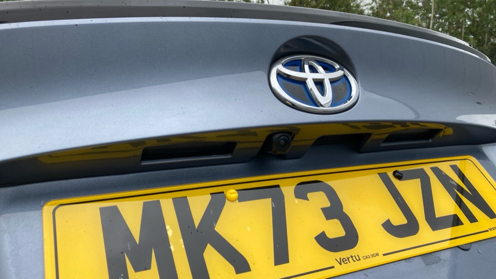 Toyota C-HR 2.0 Hybrid Design 5dr CVT Hybrid Hatchback - Image 32