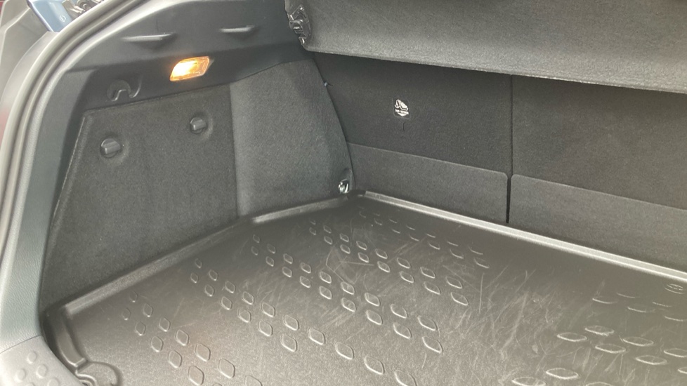 Toyota C-HR 2.0 Hybrid Design 5dr CVT Hybrid Hatchback - Image 33