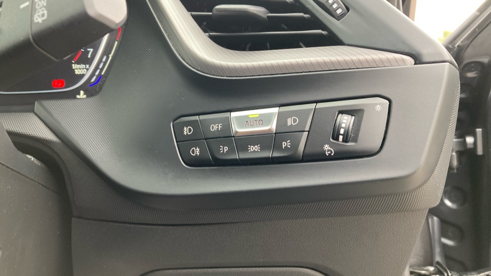 BMW 1 Series 118i M Sport 5dr Step Auto Petrol Hatchback - Image 27
