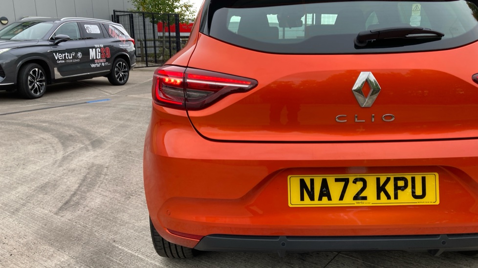 Renault Clio 1.6 E-TECH Hybrid 140 Iconic Edition 5dr Auto Hybrid Hatchback - Image 34