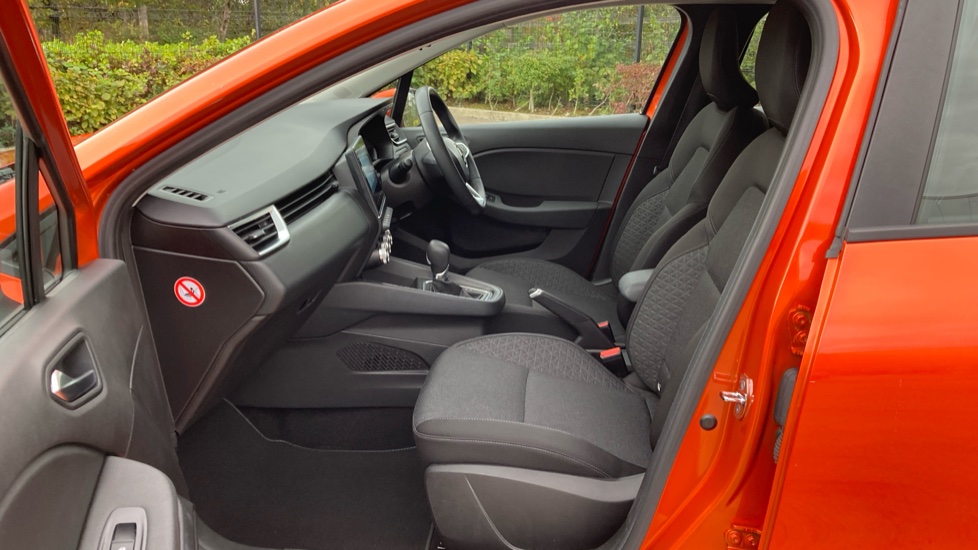 Renault Clio 1.6 E-TECH Hybrid 140 Iconic Edition 5dr Auto Hybrid Hatchback - Image 35