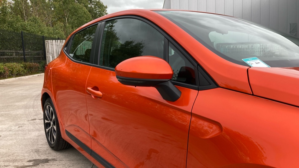 Renault Clio 1.6 E-TECH Hybrid 140 Iconic Edition 5dr Auto Hybrid Hatchback - Image 37