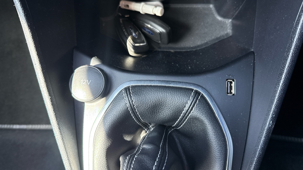 Ford Fiesta 1.0 EcoBoost Titanium 5dr Petrol Hatchback - Image 31
