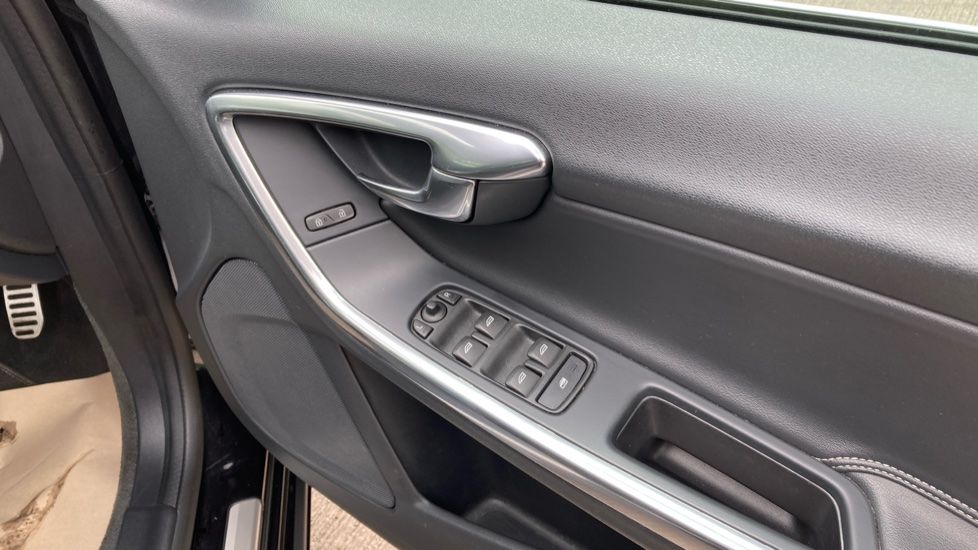 Volvo S60 D4 [190] R DESIGN Nav 4dr Diesel Saloon - Image 30