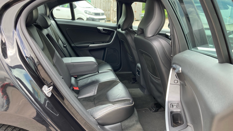 Volvo S60 D4 [190] R DESIGN Nav 4dr Diesel Saloon - Image 34