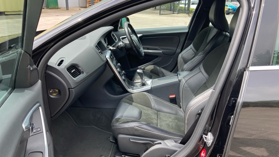 Volvo S60 D4 [190] R DESIGN Nav 4dr Diesel Saloon - Image 37