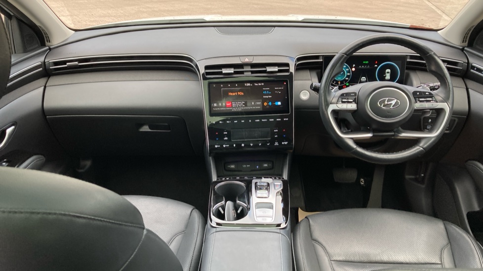 Hyundai TUCSON 1.6 TGDi Hybrid 230 Ultimate 5dr 2WD Auto Hybrid Estate - Image 10