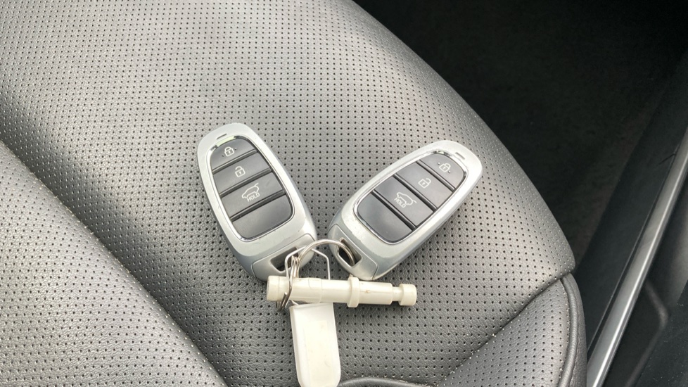Hyundai TUCSON 1.6 TGDi Hybrid 230 Ultimate 5dr 2WD Auto Hybrid Estate - Image 20