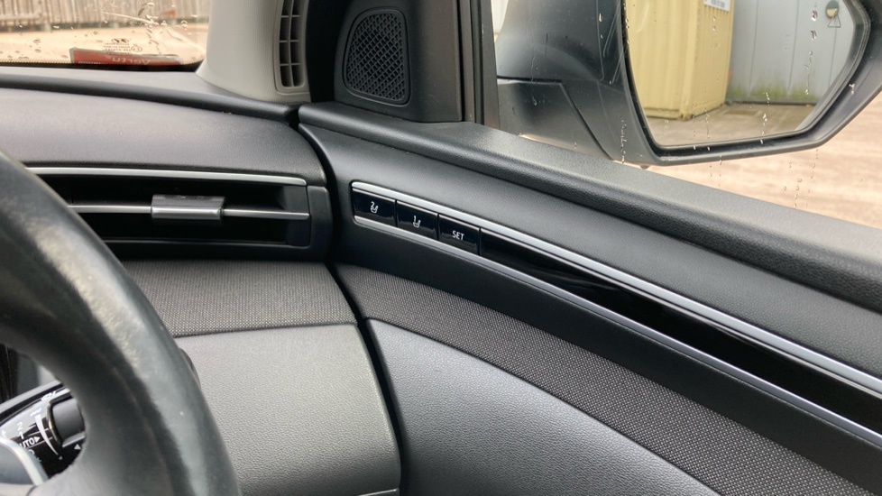 Hyundai TUCSON 1.6 TGDi Hybrid 230 Ultimate 5dr 2WD Auto Hybrid Estate - Image 30