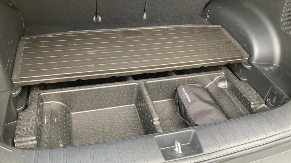Hyundai TUCSON 1.6 TGDi Hybrid 230 Ultimate 5dr 2WD Auto Hybrid Estate - Image 39