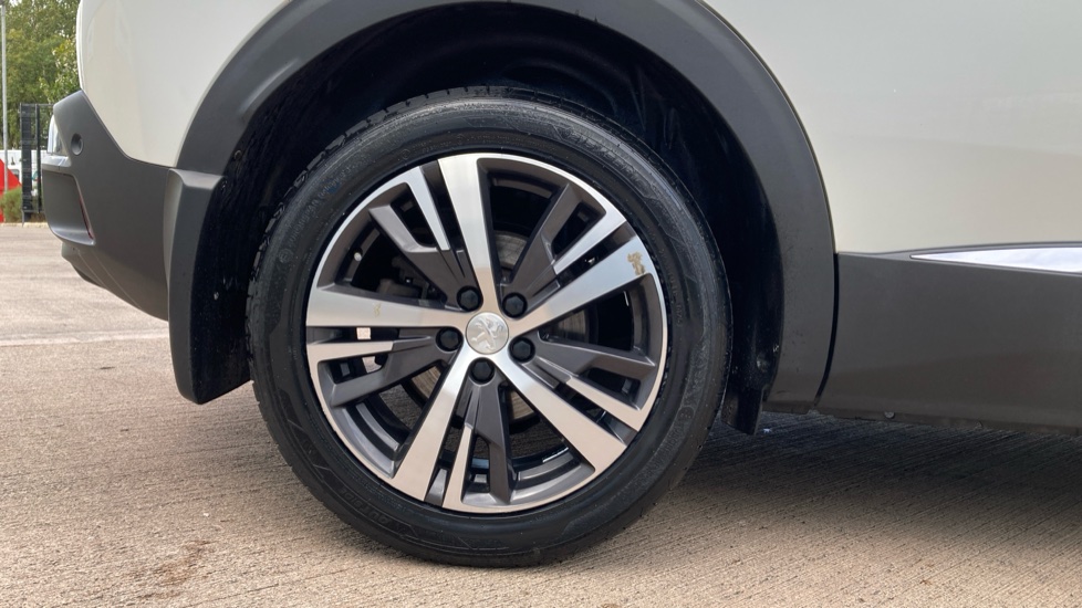 Peugeot 3008 1.2 PureTech Allure Premium 5dr Petrol Estate - Image 7