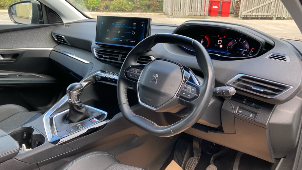 Peugeot 3008 1.2 PureTech Allure Premium 5dr Petrol Estate - Image 11