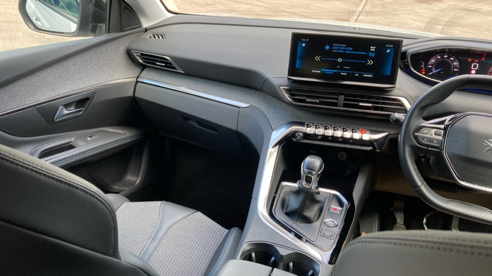 Peugeot 3008 1.2 PureTech Allure Premium 5dr Petrol Estate - Image 14