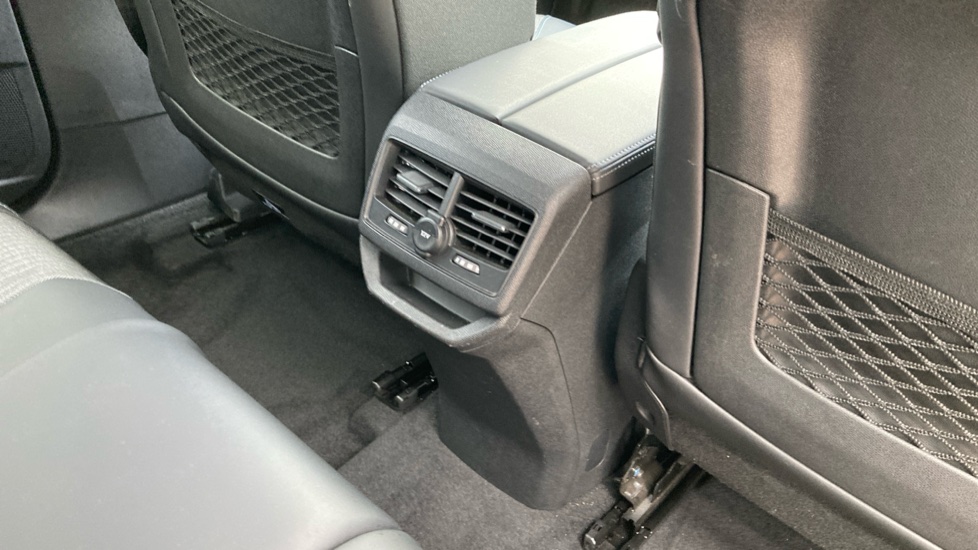 Peugeot 3008 1.2 PureTech Allure Premium 5dr Petrol Estate - Image 32
