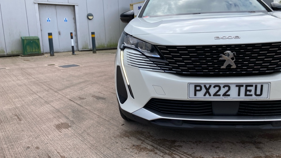 Peugeot 3008 1.2 PureTech Allure Premium 5dr Petrol Estate - Image 40