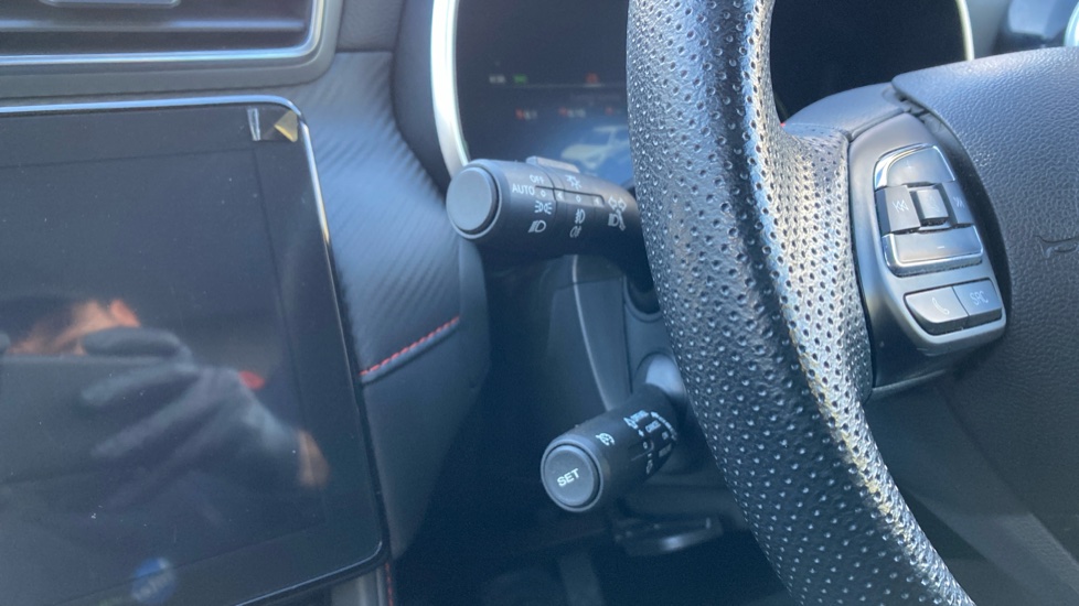 MG ZS 1.5 VTi-TECH Exclusive 5dr Petrol Hatchback - Image 23