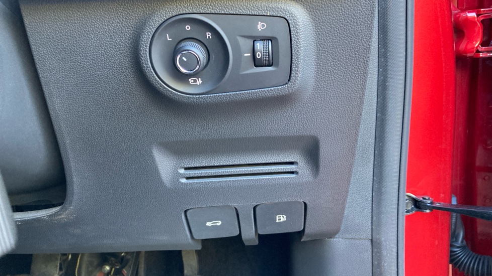 MG ZS 1.5 VTi-TECH Exclusive 5dr Petrol Hatchback - Image 27
