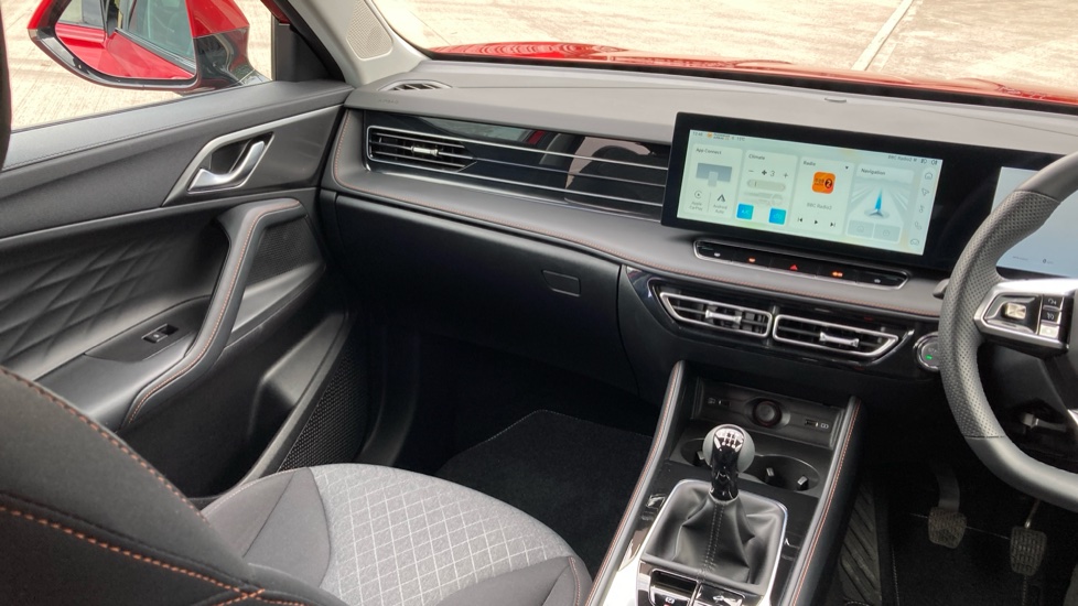 MG HS 1.5 T-GDI SE 5dr Petrol Hatchback - Image 14