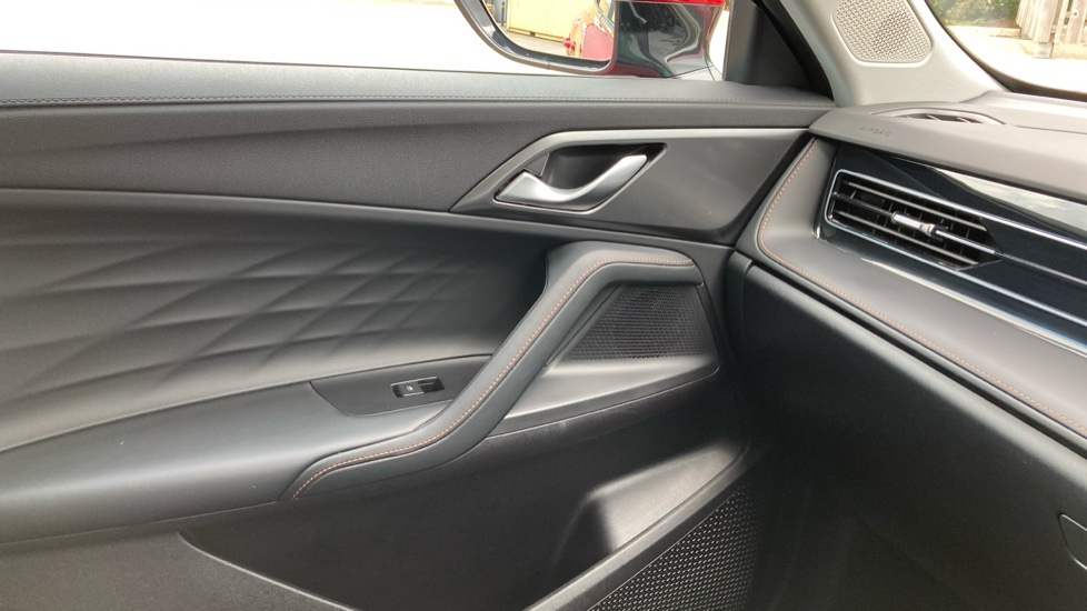 MG HS 1.5 T-GDI SE 5dr Petrol Hatchback - Image 24