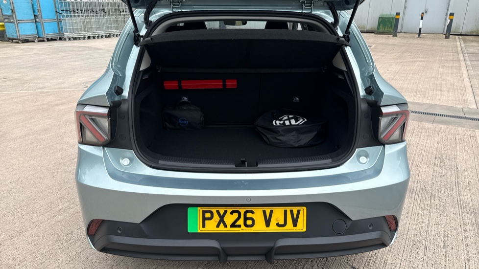 MG MG4 Urban 118kW Premium Long Range 54kWh 5dr Auto Electric Hatchback - Image 4