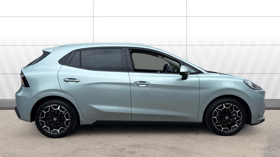 MG MG4 Urban 118kW Premium Long Range 54kWh 5dr Auto Electric Hatchback - Image 5
