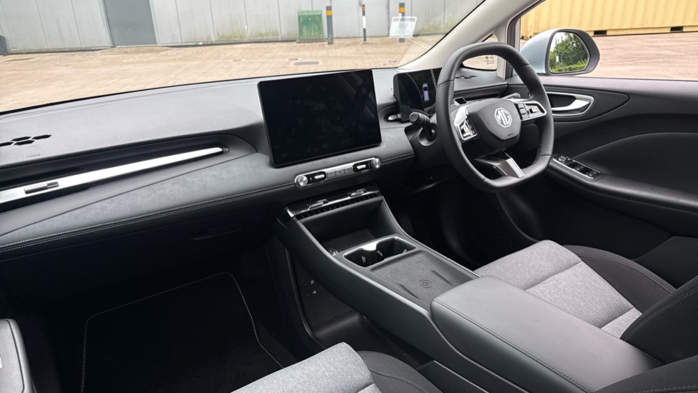 MG MG4 Urban 118kW Premium Long Range 54kWh 5dr Auto Electric Hatchback - Image 9
