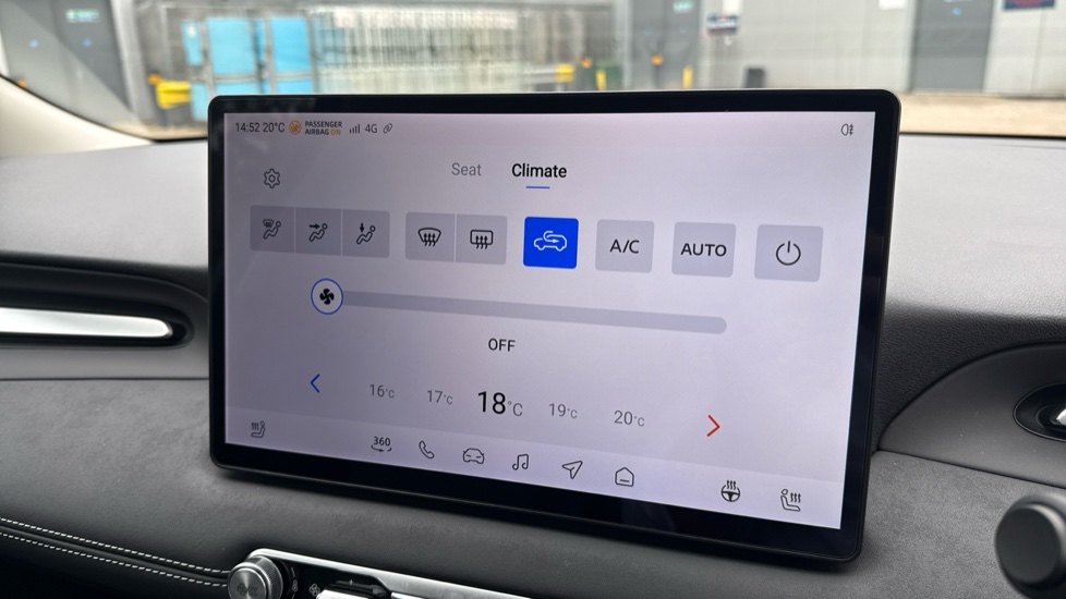 MG MG4 Urban 118kW Premium Long Range 54kWh 5dr Auto Electric Hatchback - Image 21