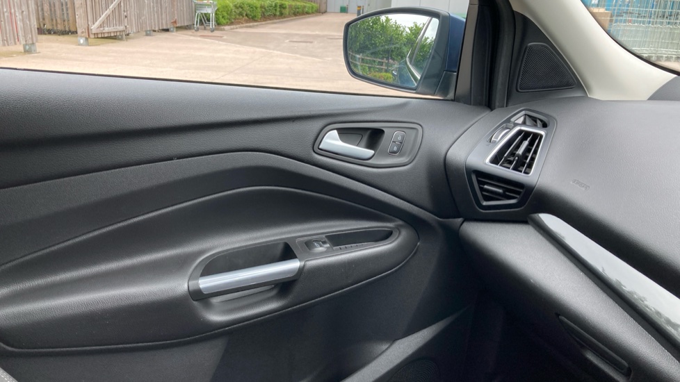 Ford Kuga 2.0 TDCi Titanium Edition 5dr 2WD Diesel Estate - Image 24