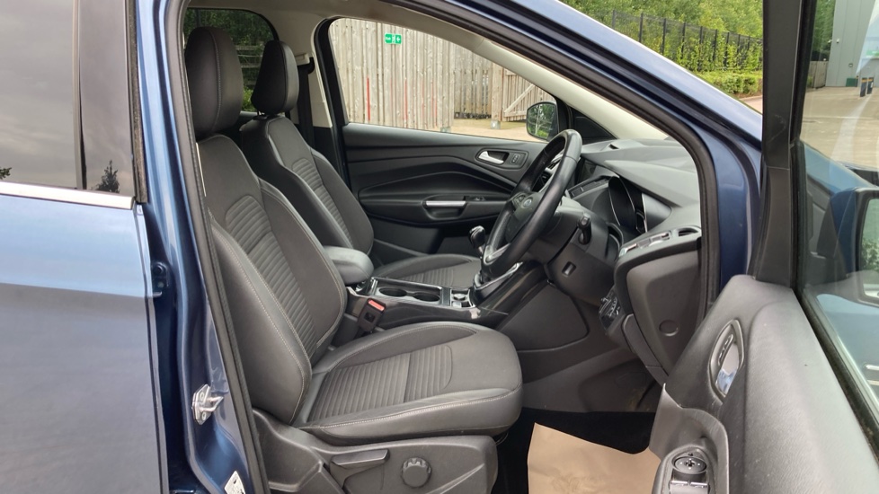 Ford Kuga 2.0 TDCi Titanium Edition 5dr 2WD Diesel Estate - Image 31