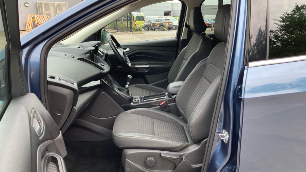 Ford Kuga 2.0 TDCi Titanium Edition 5dr 2WD Diesel Estate - Image 38