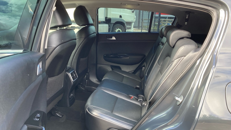 Kia Sportage 1.6 CRDi 48V ISG 3 5dr Diesel Estate - Image 16