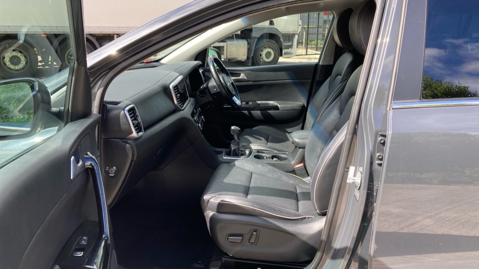 Kia Sportage 1.6 CRDi 48V ISG 3 5dr Diesel Estate - Image 41