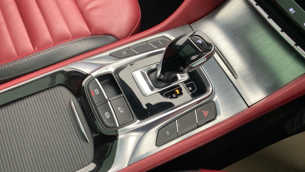 MG HS 1.5 T-GDI PHEV Exclusive 5dr Auto Hatchback - Image 13
