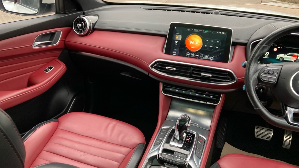 MG HS 1.5 T-GDI PHEV Exclusive 5dr Auto Hatchback - Image 14