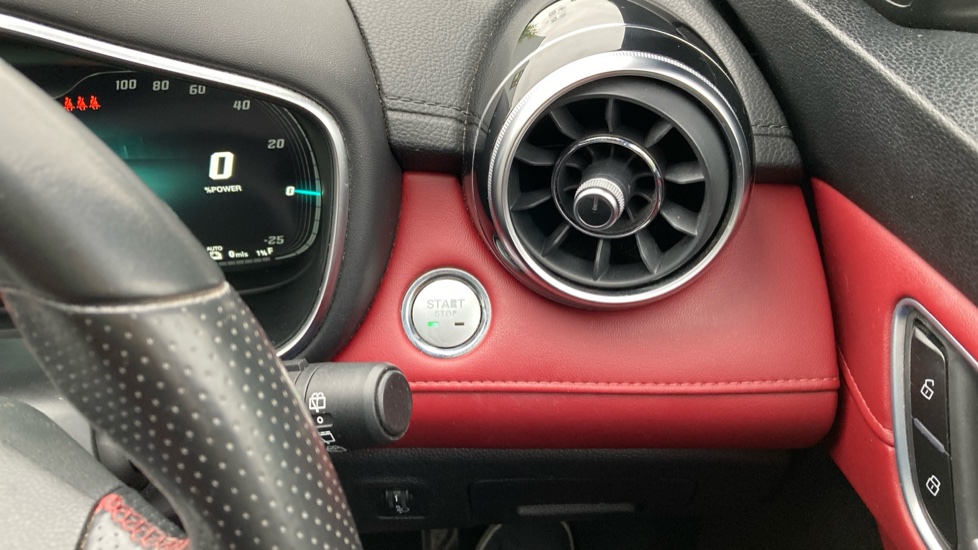 MG HS 1.5 T-GDI PHEV Exclusive 5dr Auto Hatchback - Image 24