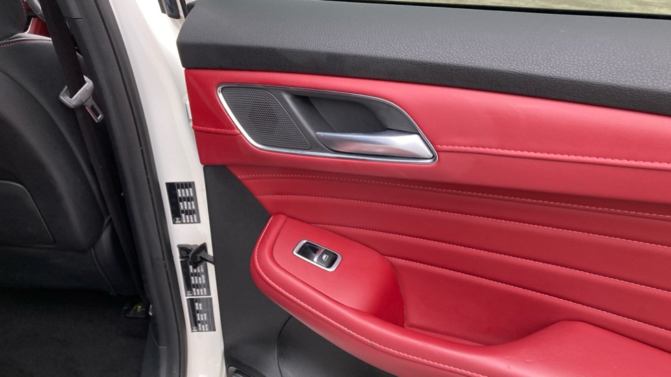 MG HS 1.5 T-GDI PHEV Exclusive 5dr Auto Hatchback - Image 35