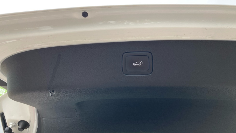 MG HS 1.5 T-GDI PHEV Exclusive 5dr Auto Hatchback - Image 42