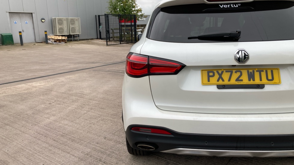 MG HS 1.5 T-GDI PHEV Exclusive 5dr Auto Hatchback - Image 43