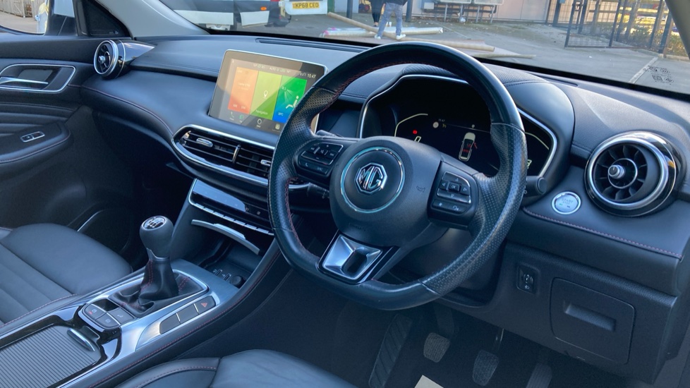 MG HS 1.5 T-GDI Exclusive 5dr Petrol Hatchback - Image 11