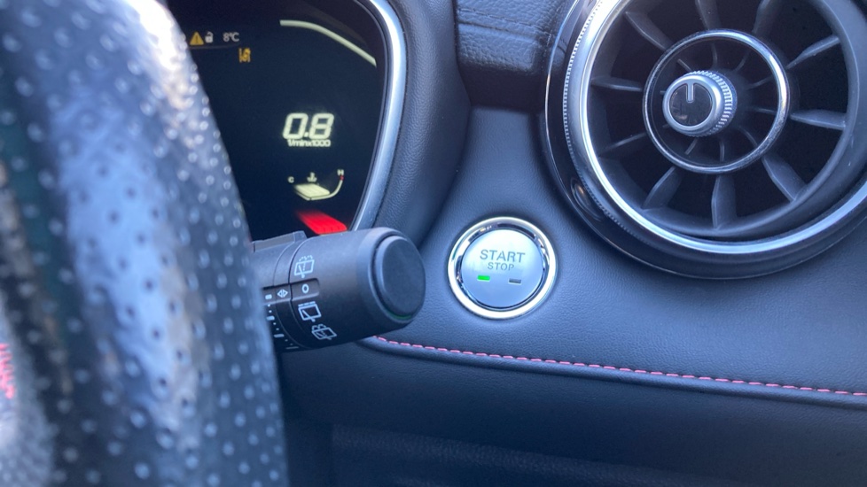 MG HS 1.5 T-GDI Exclusive 5dr Petrol Hatchback - Image 25