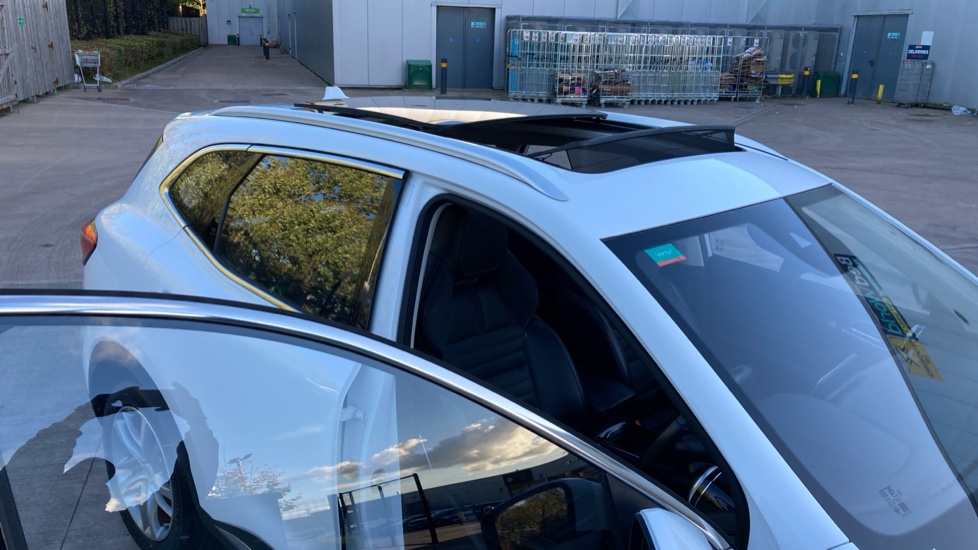 MG HS 1.5 T-GDI Exclusive 5dr Petrol Hatchback - Image 36