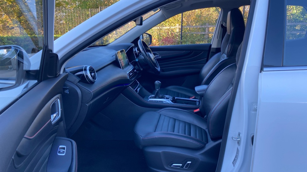MG HS 1.5 T-GDI Exclusive 5dr Petrol Hatchback - Image 46