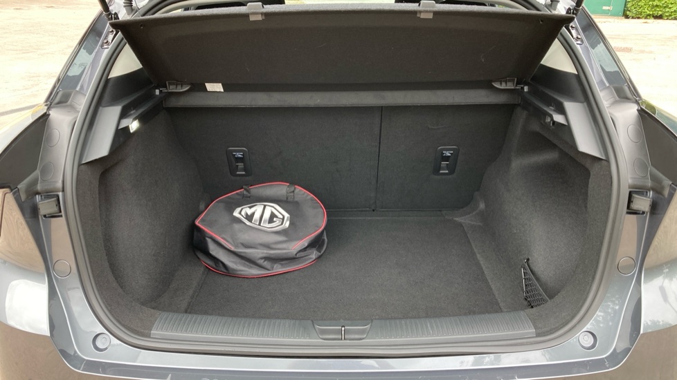 MG MG4 125kW SE [Nav] EV 49kWh 5dr Auto Electric Hatchback - Image 4