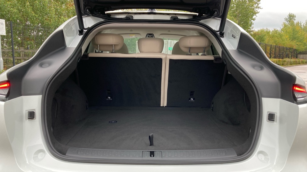 MG IM6 300kW Long Range 100kWh 5dr Auto Electric Estate - Image 4