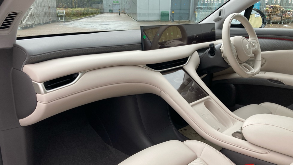 MG IM6 300kW Long Range 100kWh 5dr Auto Electric Estate - Image 9